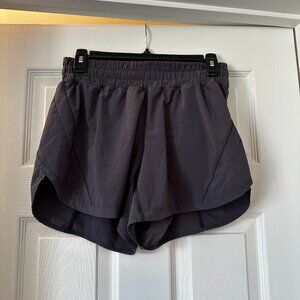 Lululemon Track That Mid-Rise Lined Short 5" - Size 8